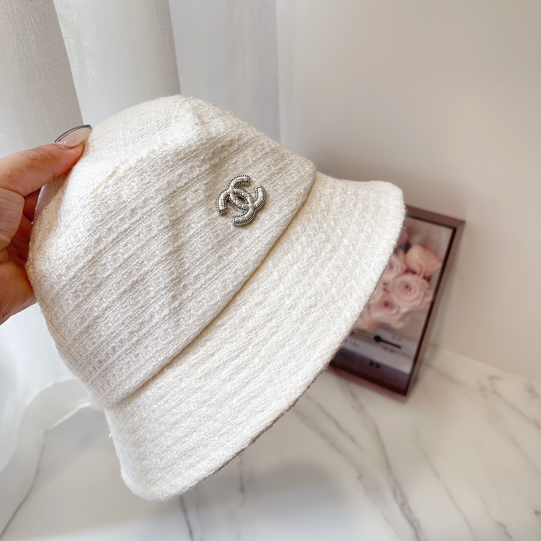 Streetwear Hat Chanel 329363 - vstockx