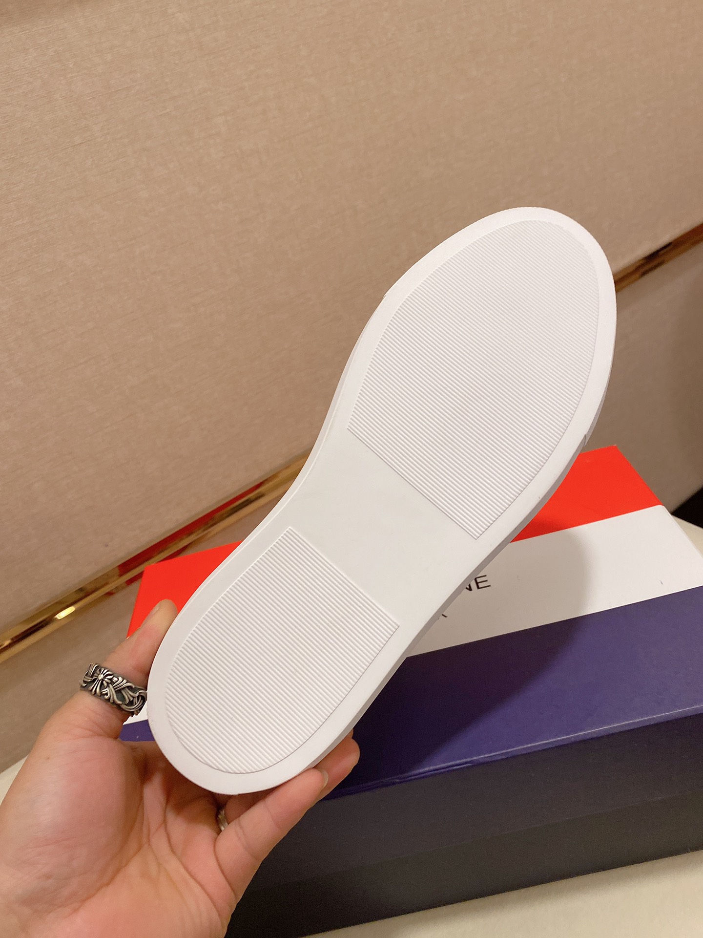 Thom Browne Low Top Sneaker 7 - vstockx