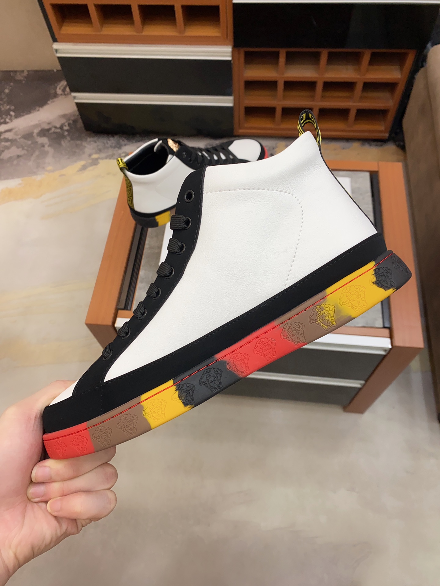 Versace Greca Sneaker 20 - vstockx