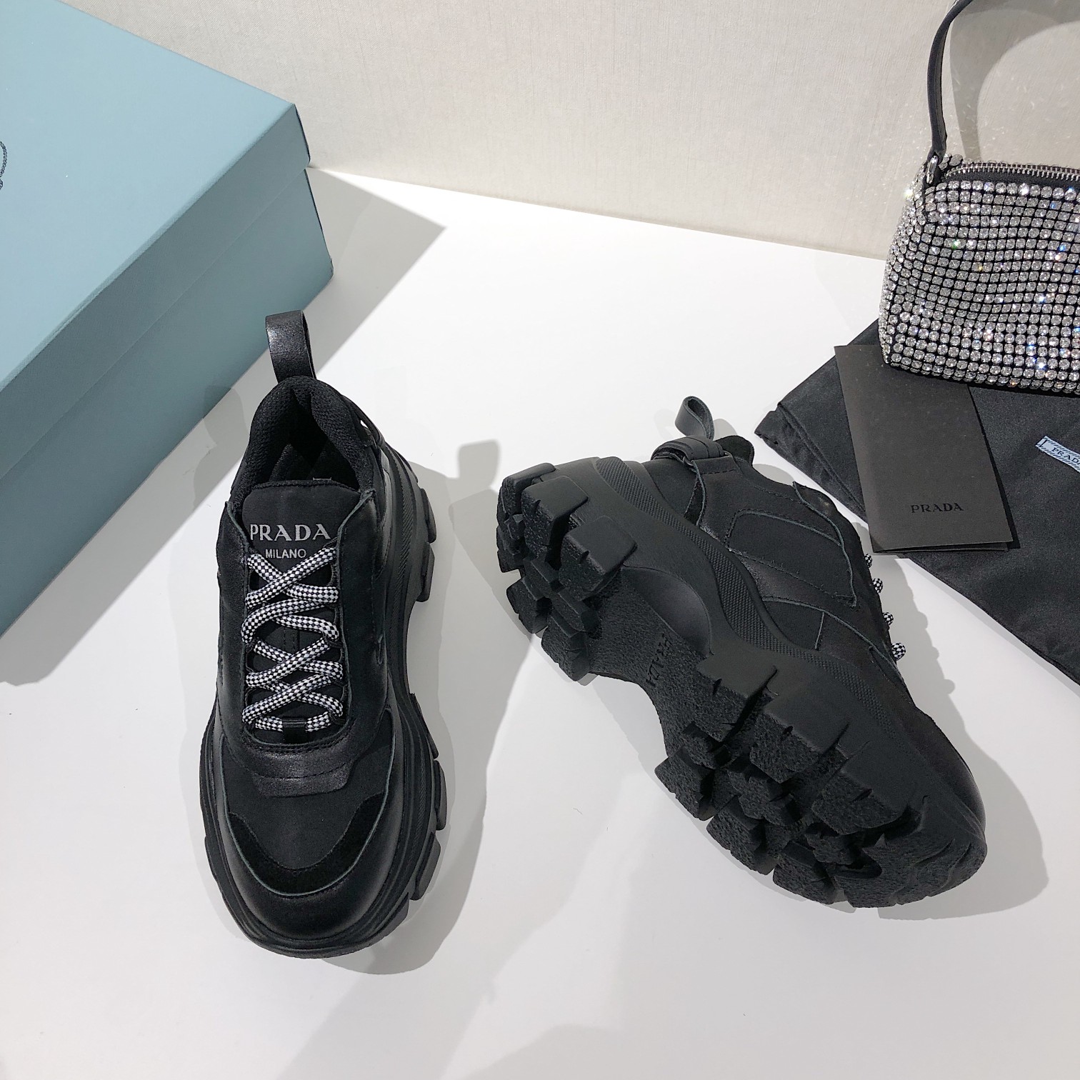 Prada Low Top sneaker 52 - vstockx