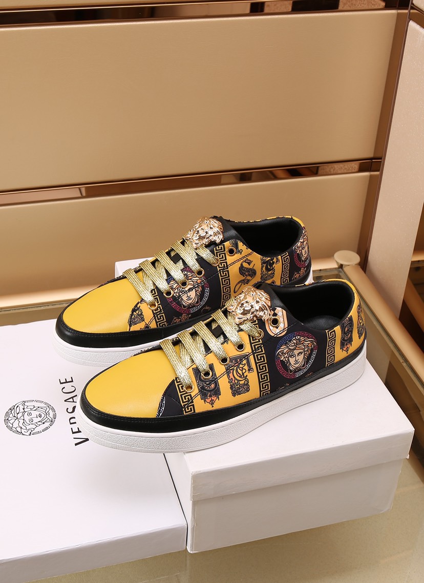 Versace Greca Sneaker 25 - vstockx