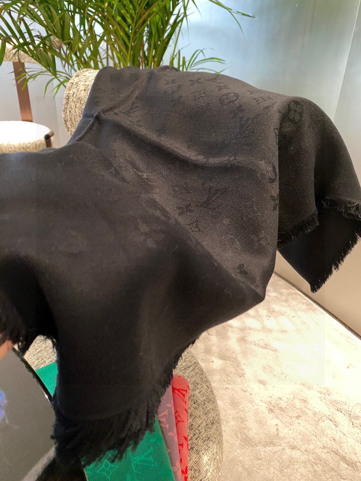 Streetwear Scarf LV 328939 SIZE:140*140cm - vstockx