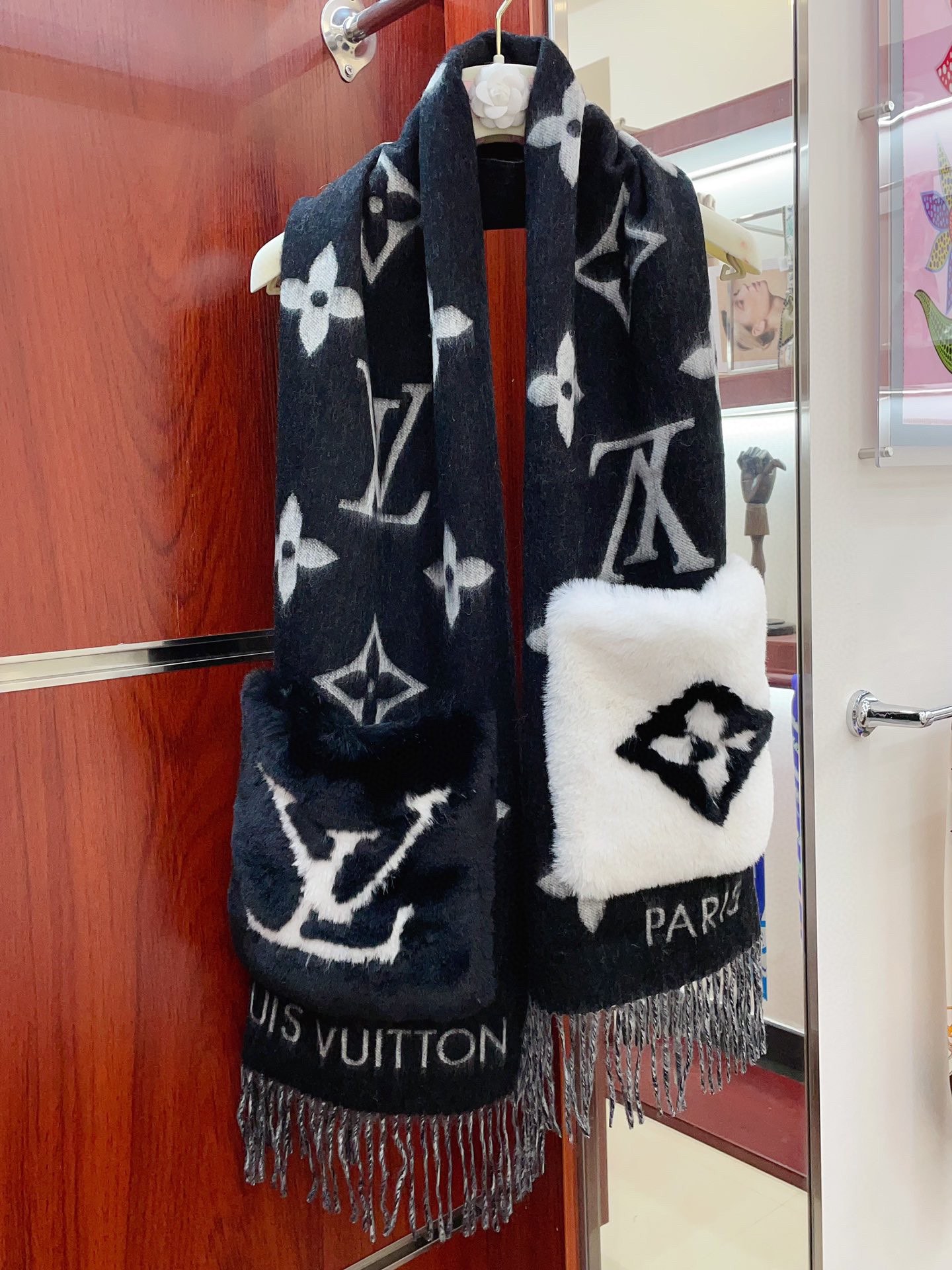 Streetwear Scarf LV 328795 SIZE:90cm*90cm - vstockx