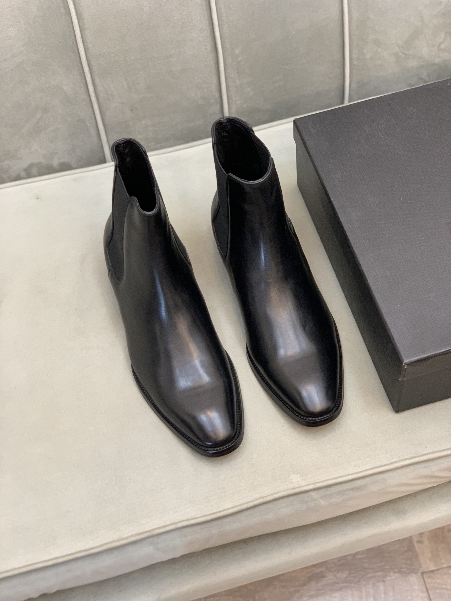 Saint Laurent Boots 8 - vstockx