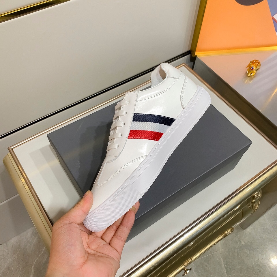 Thom Browne Low Top Sneaker 17 - vstockx