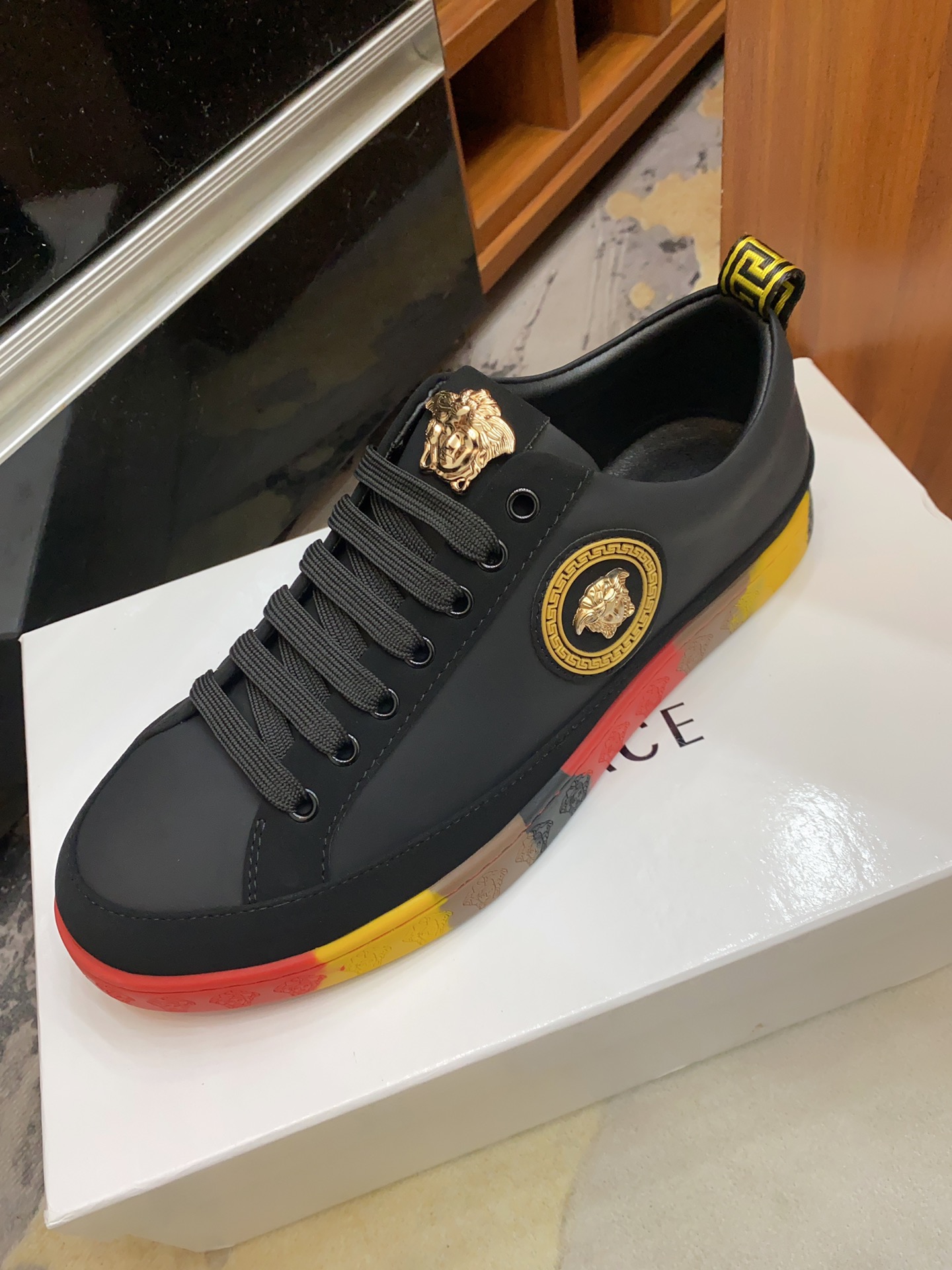 Versace Greca Sneaker 13 - vstockx