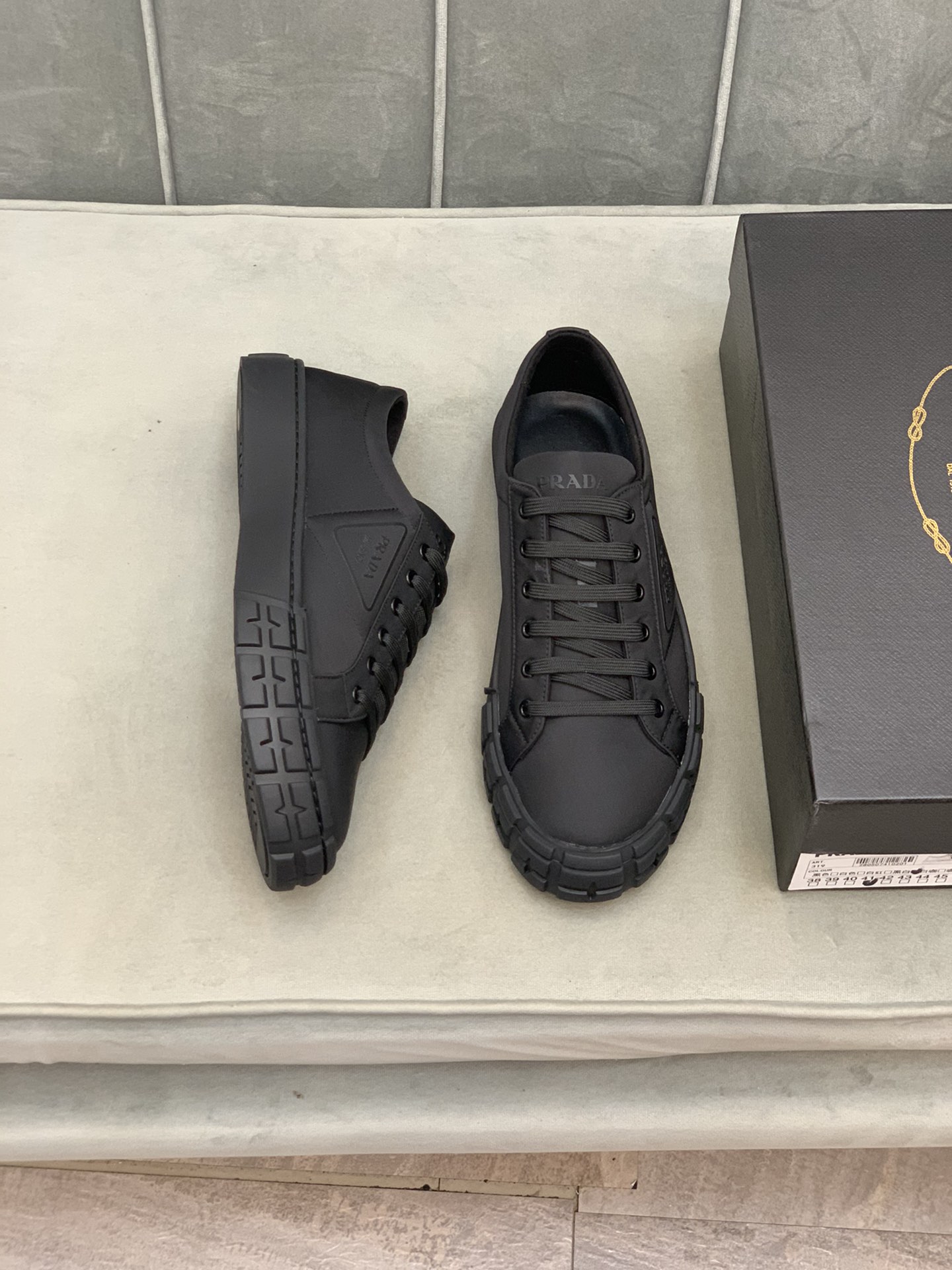 Prada Wheel Cassetta sneaker 6 - vstockx