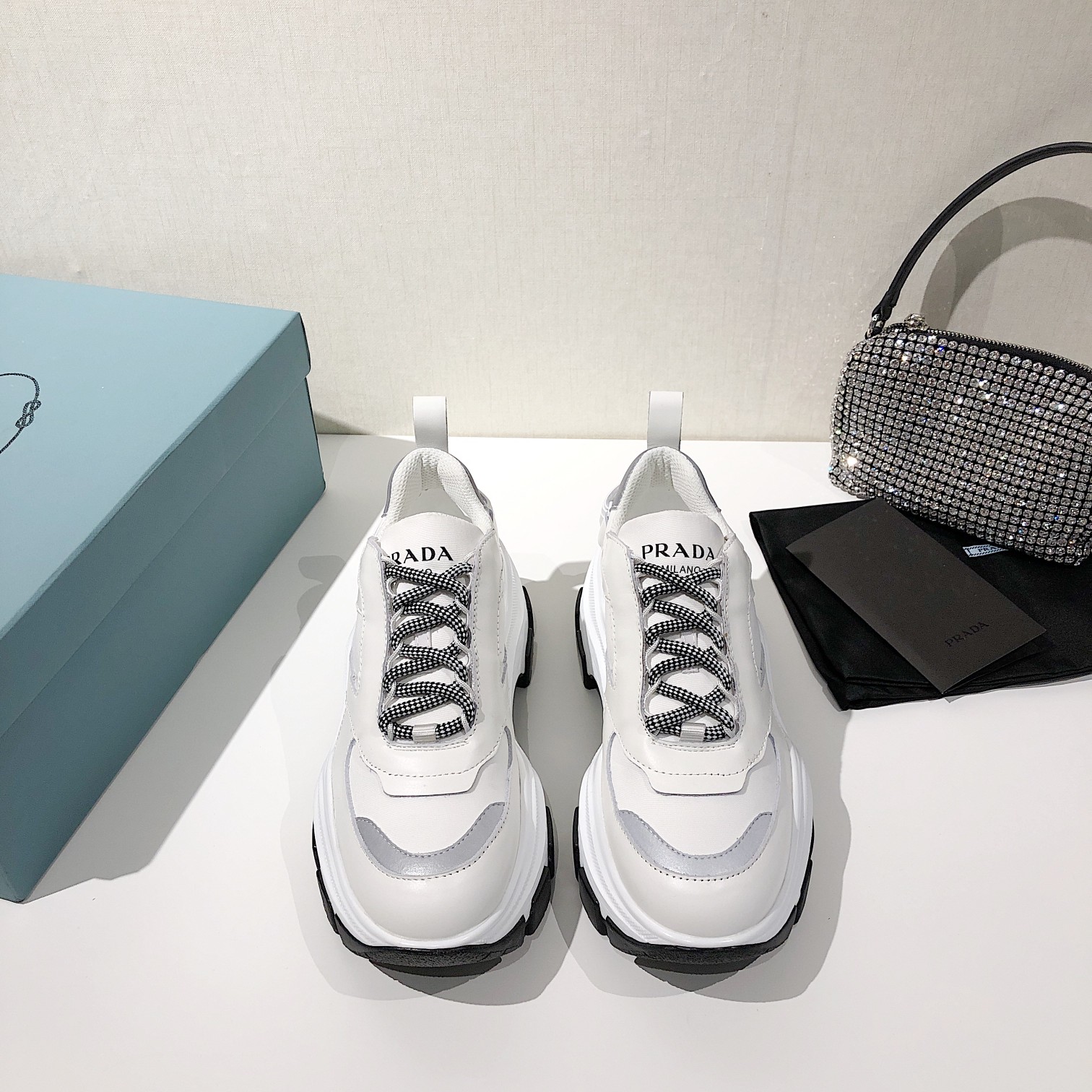 Prada Low Top sneaker 47 - vstockx