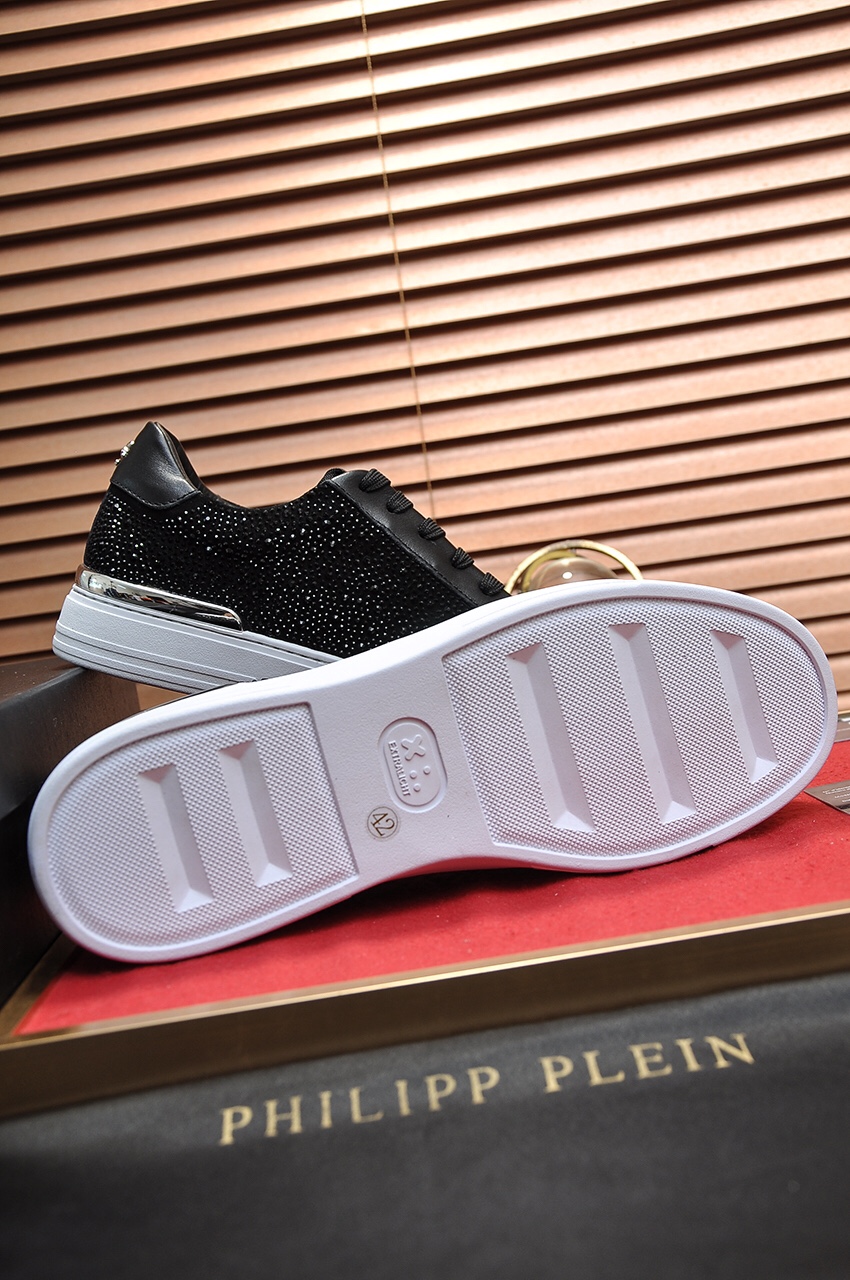 Philipp Plein Low Top Sneakers 8 - vstockx