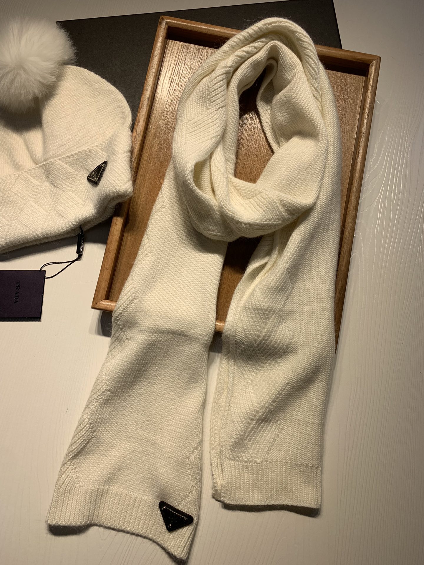 Hat & Scarf Prada 3 - vstockx