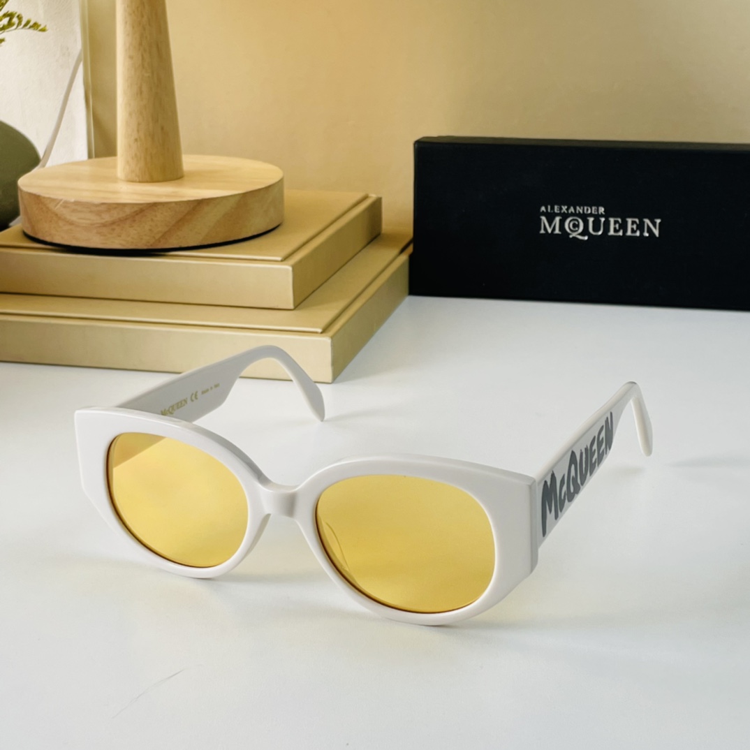 Sunglasses Alexander McQueen 0328s - vstockx