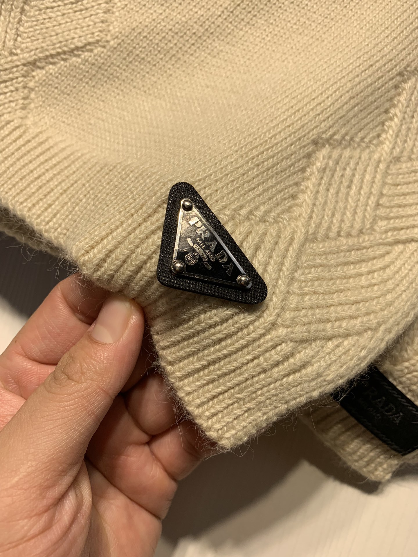 Hat & Scarf Prada 3 - vstockx