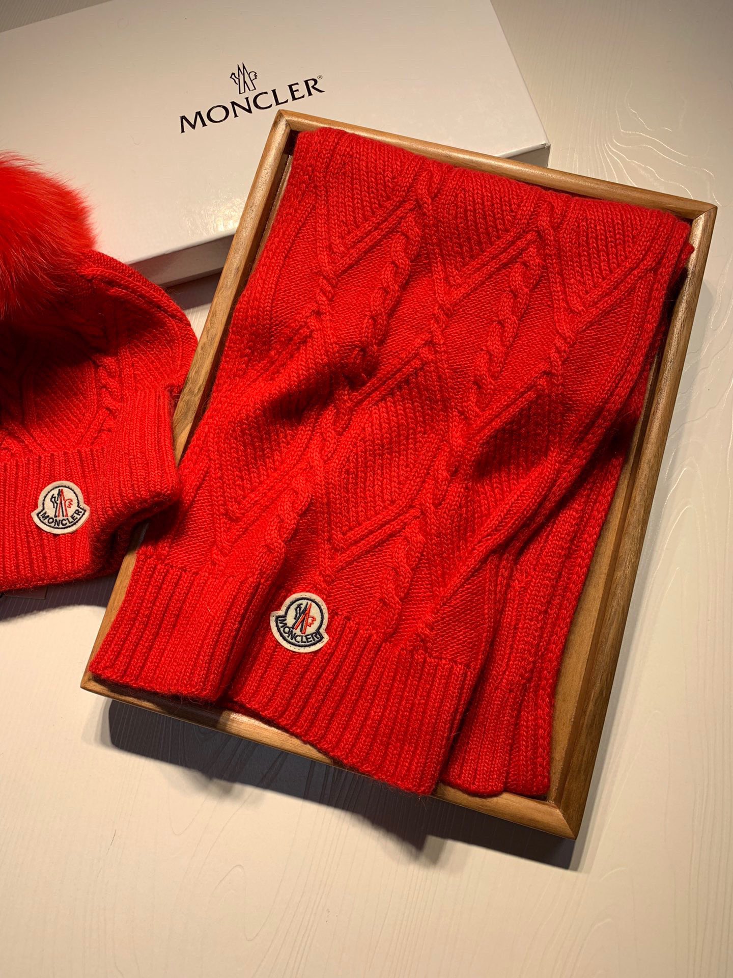 Hat & Scarf Moncler 2 - vstockx