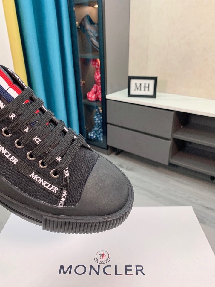 Moncler Lissex High Top Sneakers 5 - vstockx
