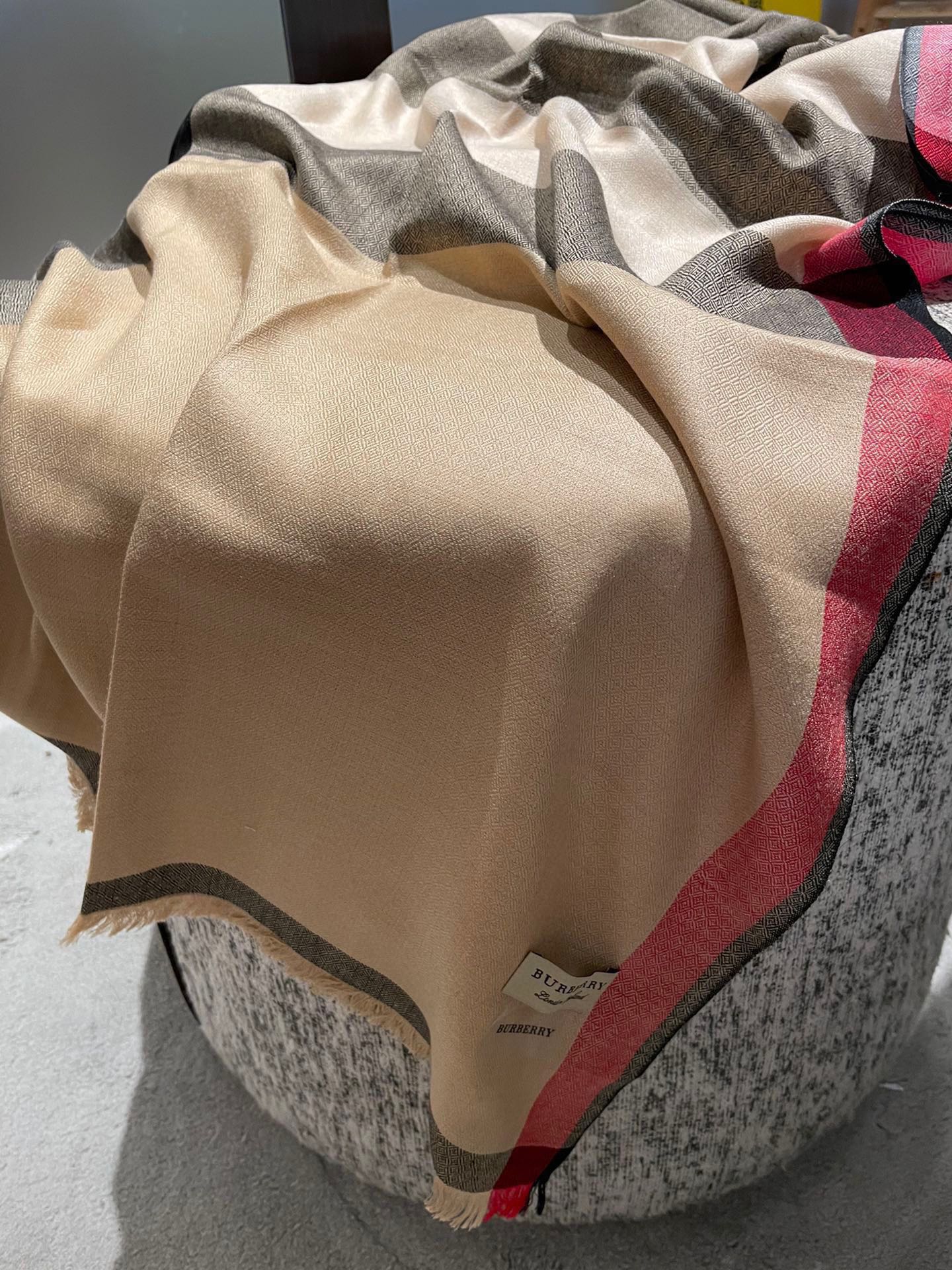 Streetwear Scarf BURBERRY 328948 size�?0*200cm - vstockx