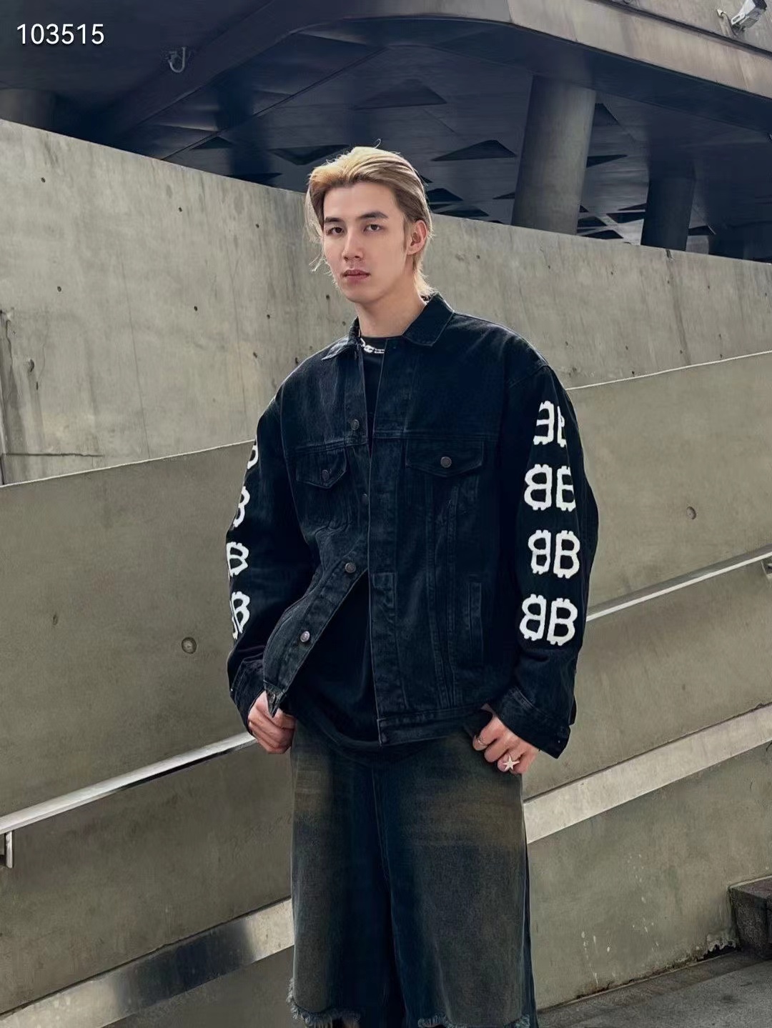 Clothes Balenciaga 136 - vstockx