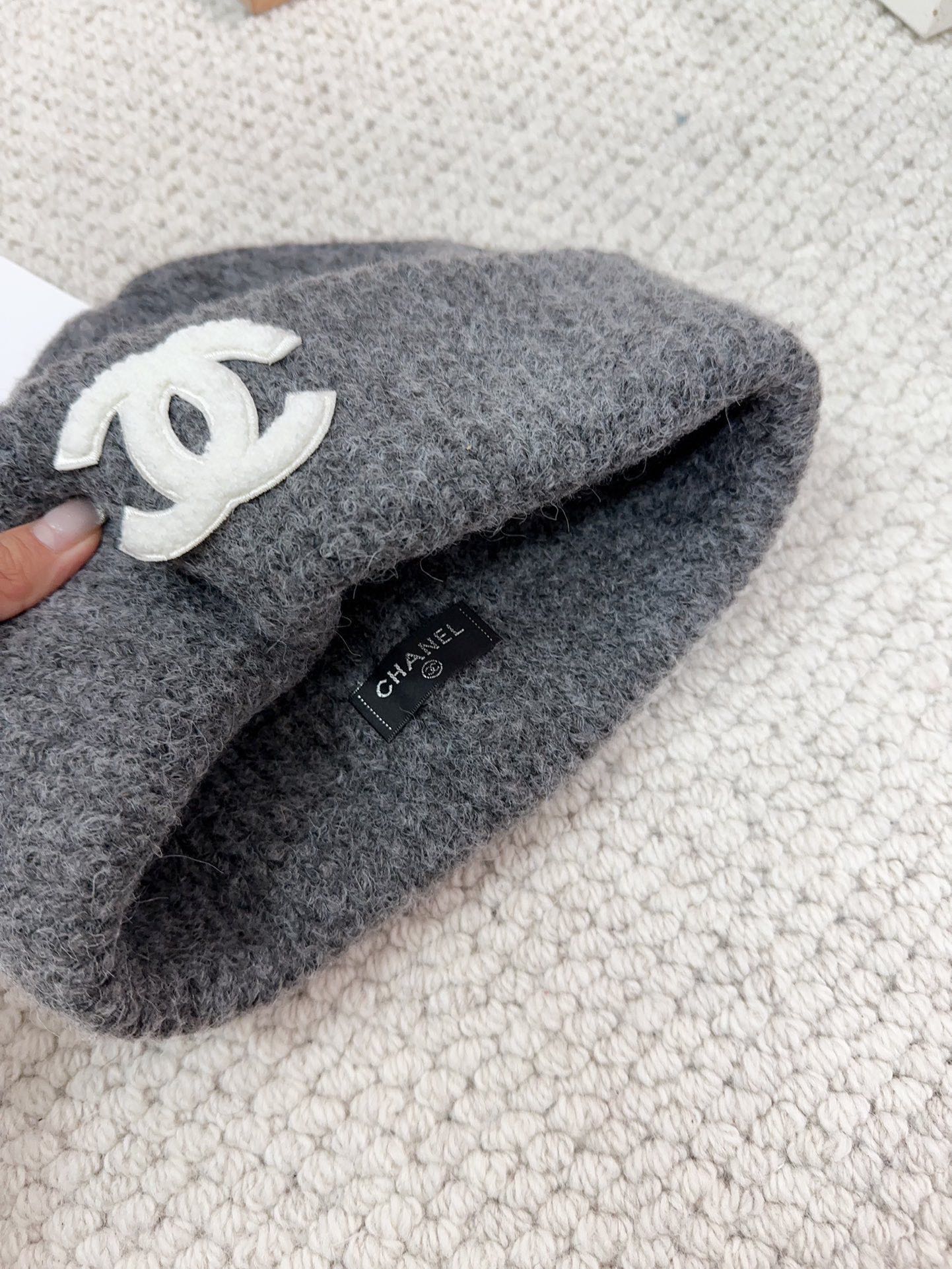 Streetwear Hat Chanel 329316 - vstockx