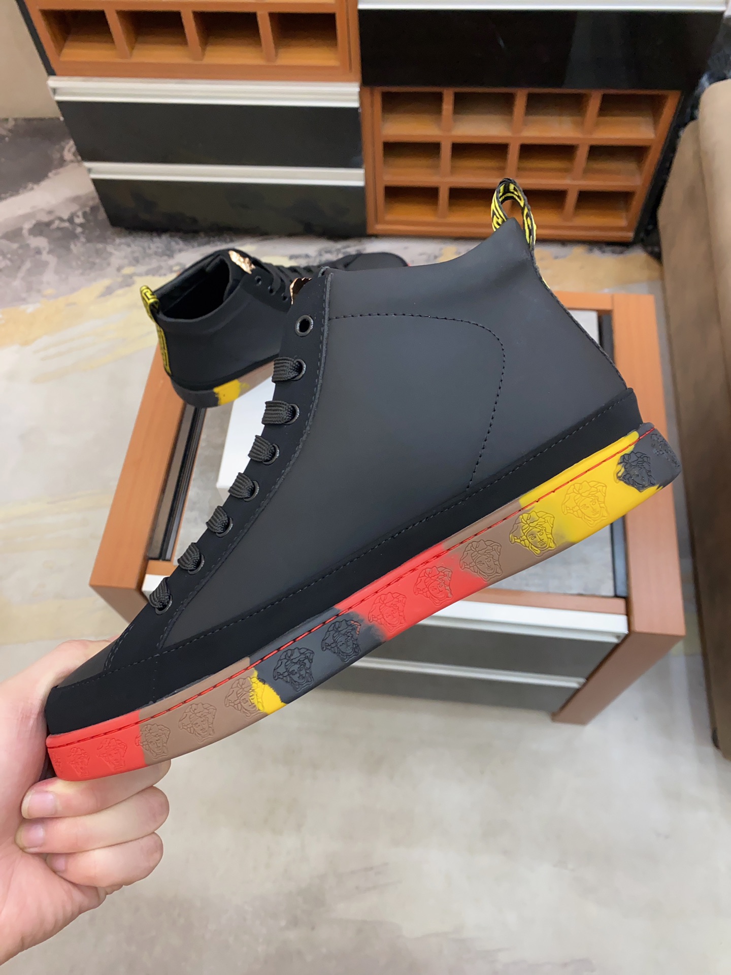 Versace Greca Sneaker 19 - vstockx