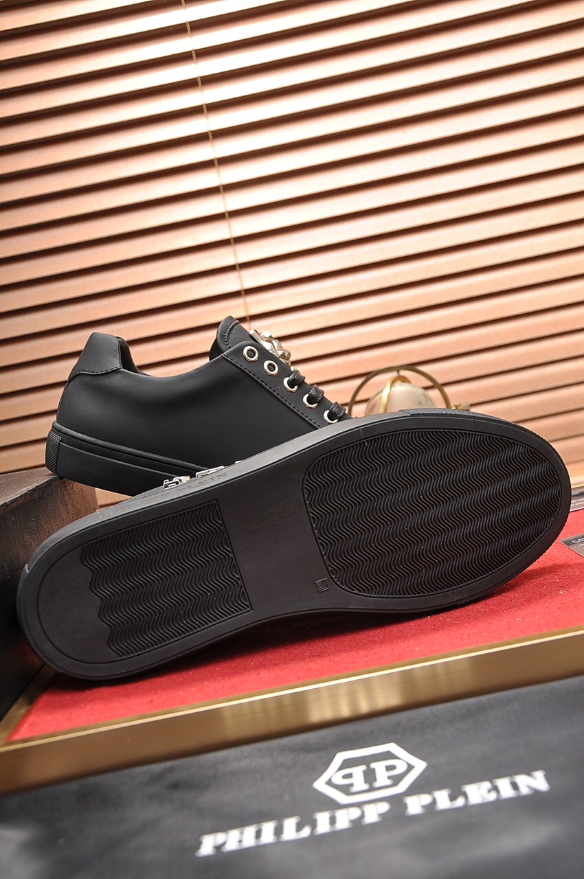 Philipp Plein Low Top Sneakers 9 - vstockx