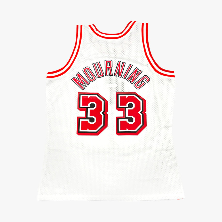Miami Heat Alonzo Mourning Mitchell & Ness NBA Mens Hardwood Classics White Swingman Jersey - vstockx