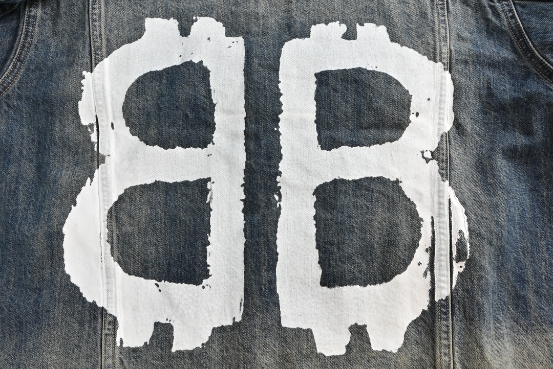 Clothes Balenciaga 137 - vstockx