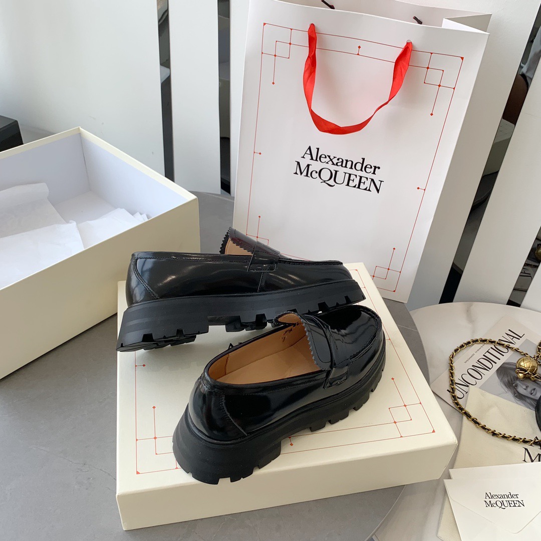 Alexander MCQueen woman is 35-40 - vstockx