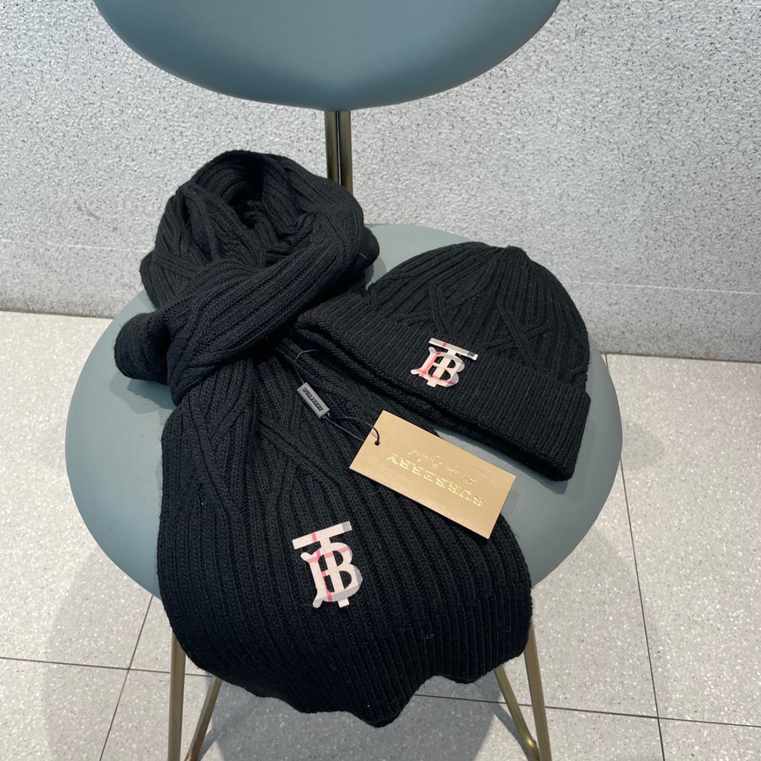 Hat & Scarf Burberry 1 - vstockx