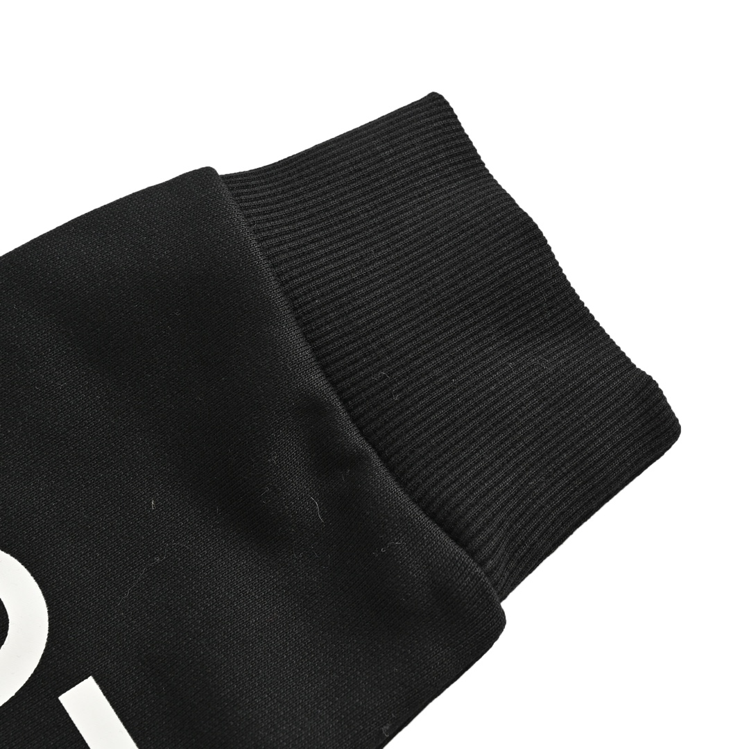 Clothes Burberry 824 - vstockx