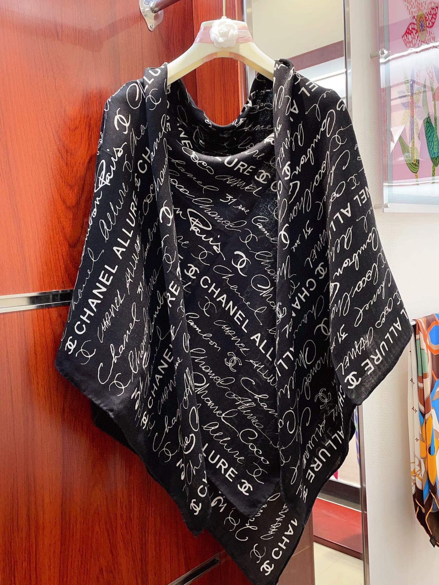 Streetwear Scarf CHANEL 328759 SIZE:140*140cm - vstockx