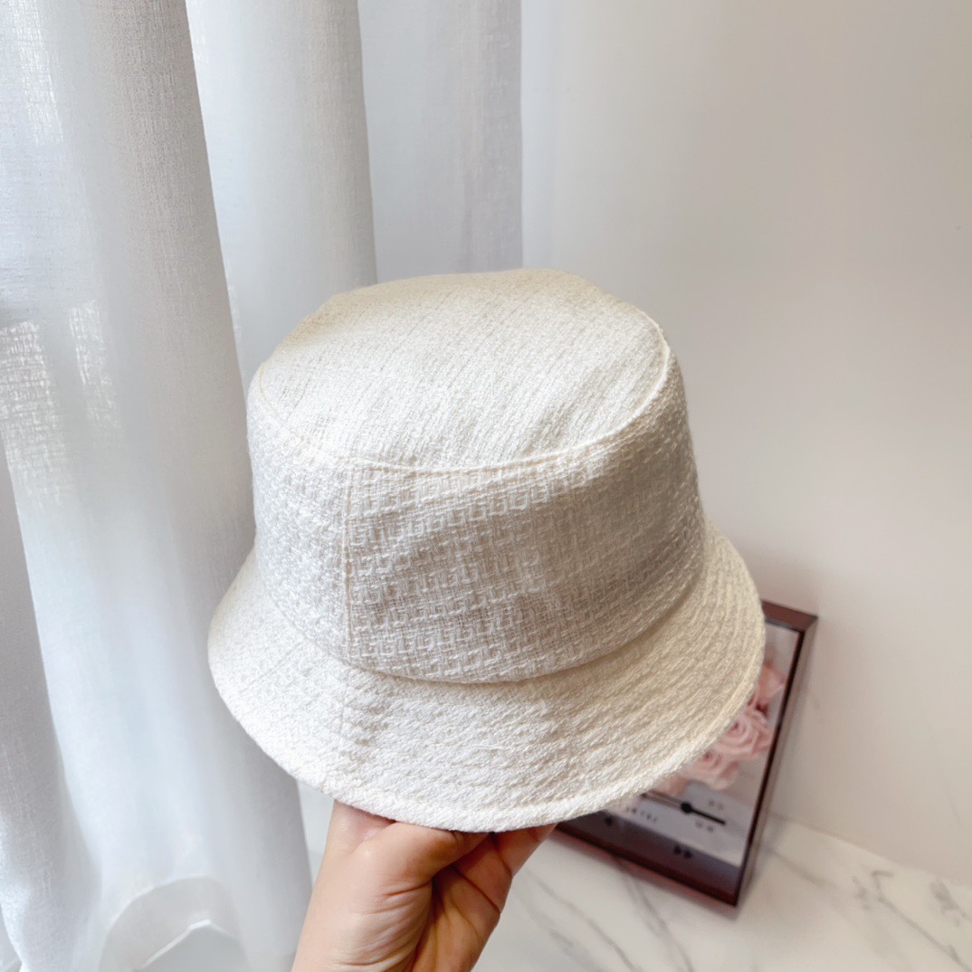 Streetwear Hat Chanel 329363 - vstockx