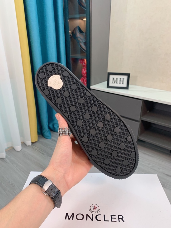 Moncler Lissex High Top Sneakers 5 - vstockx