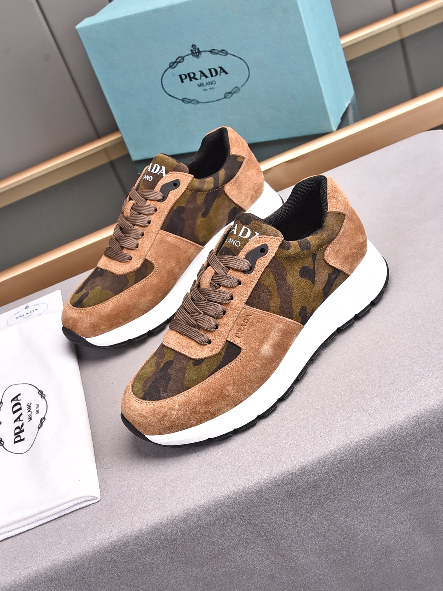 Prada Low Top sneaker 28 - vstockx