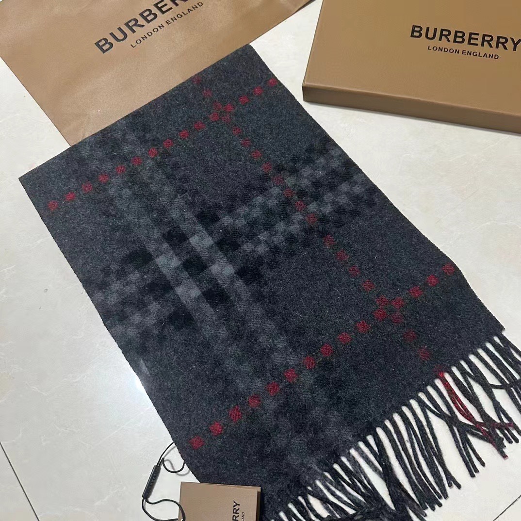 Streetwear Scarf BURBERRY 328974 size:180*35cm - vstockx