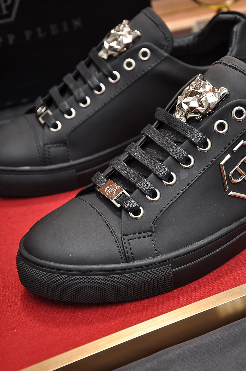 Philipp Plein Low Top Sneakers 26 - vstockx