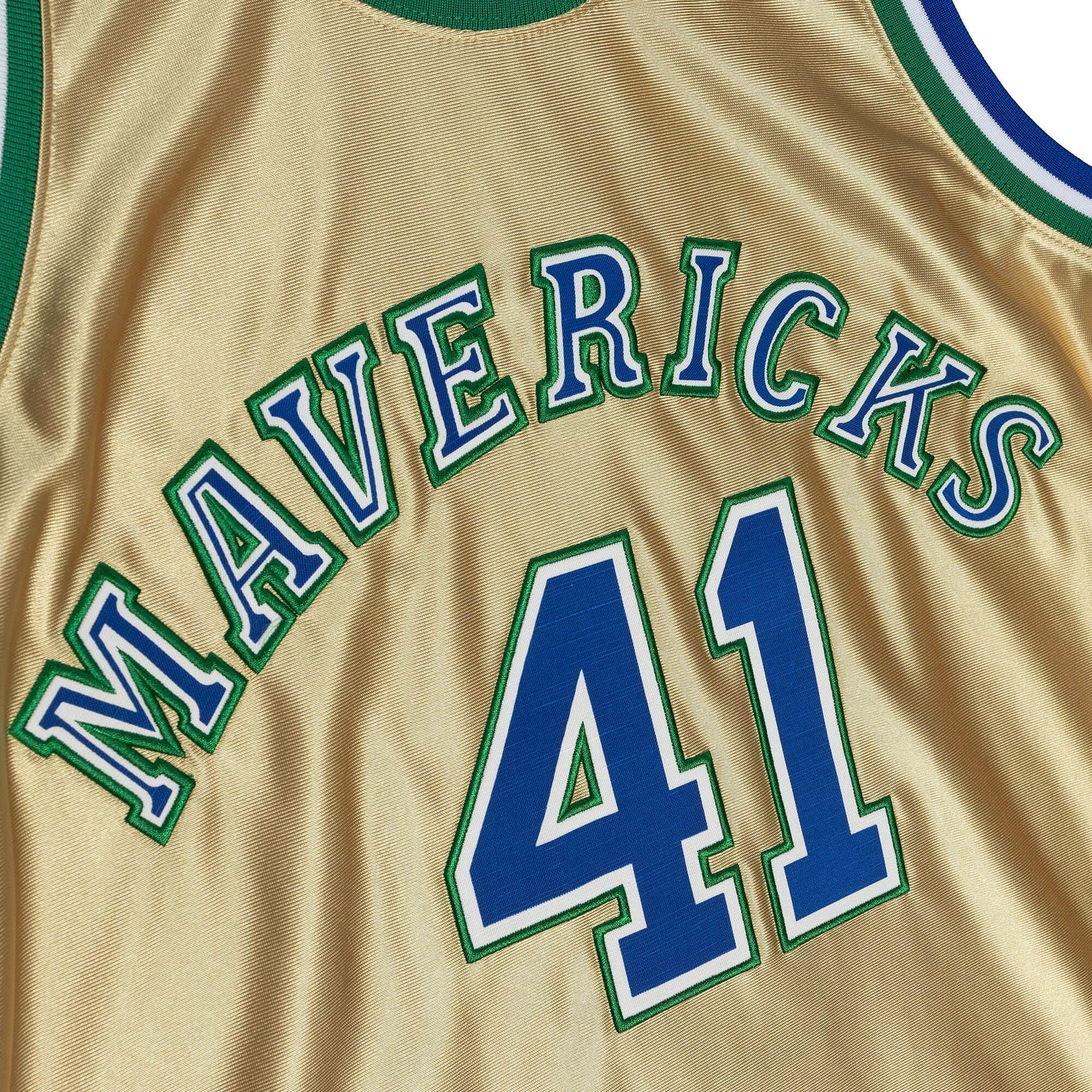75th Anniversary Gold Swingman Dirk Nowitzki Dallas Mavericks 1998-99 Jersey - vstockx