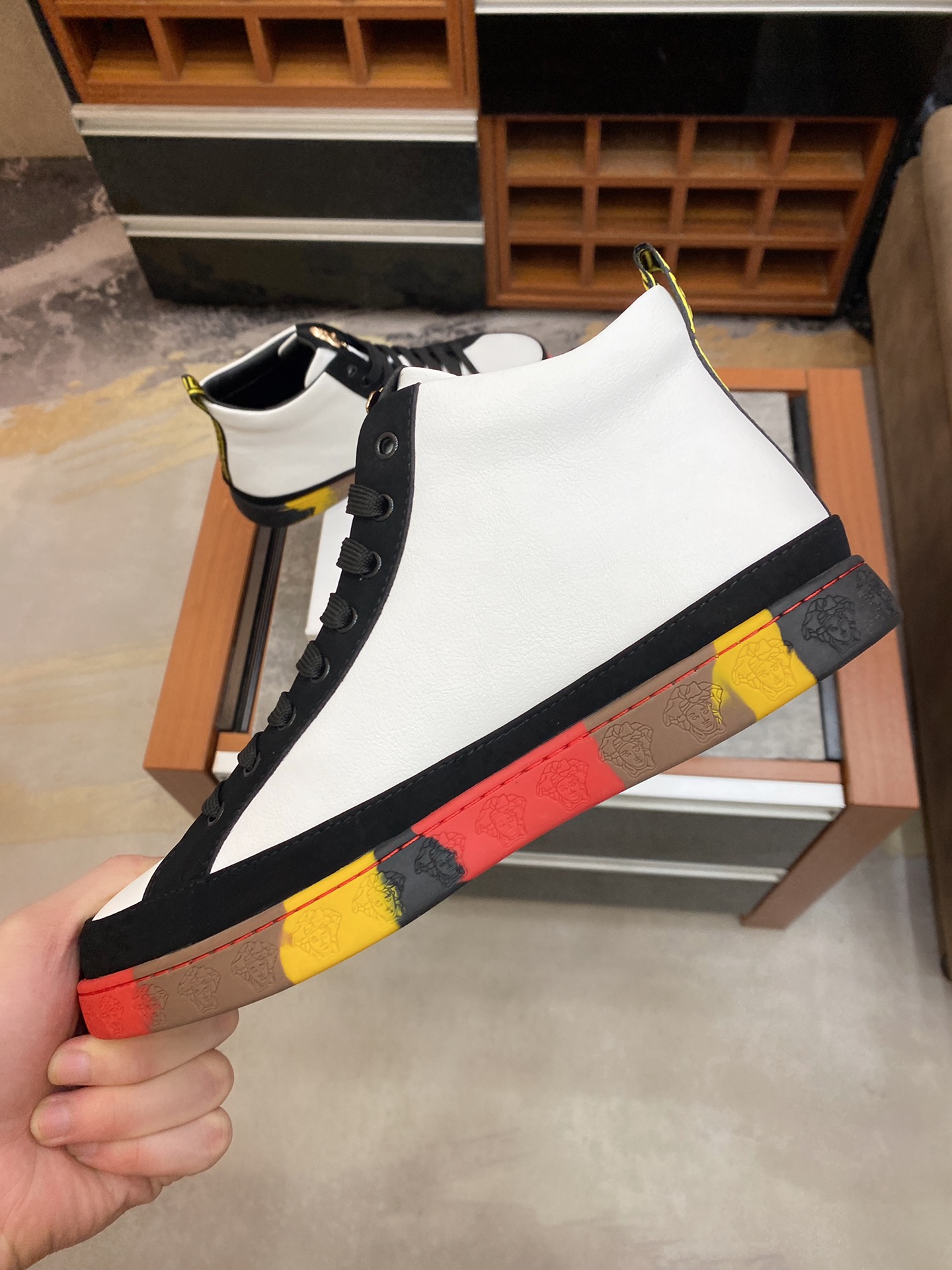 Versace Greca Sneaker 17 - vstockx