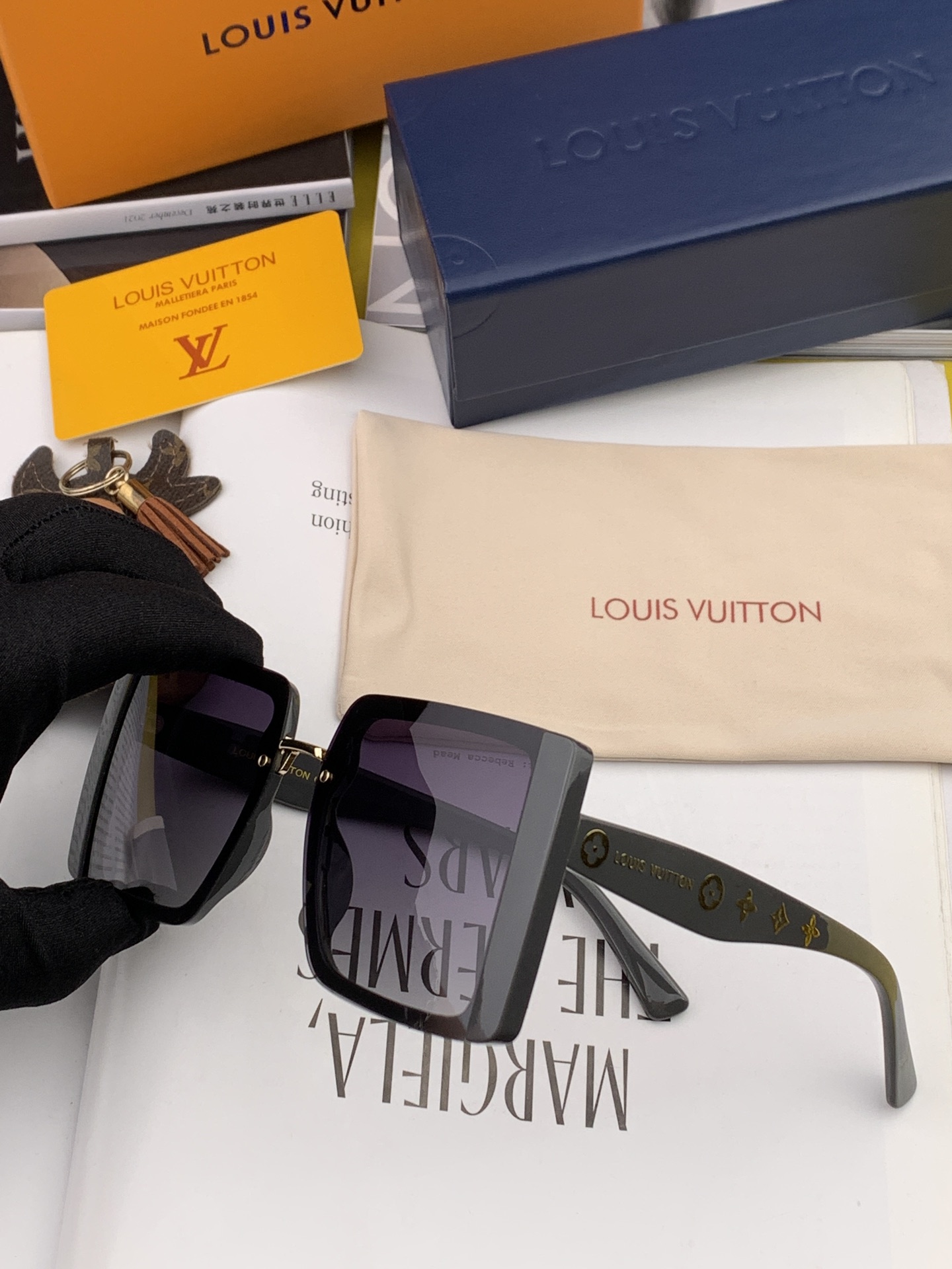 Sunglasses Louis Vuitton L07702 - vstockx