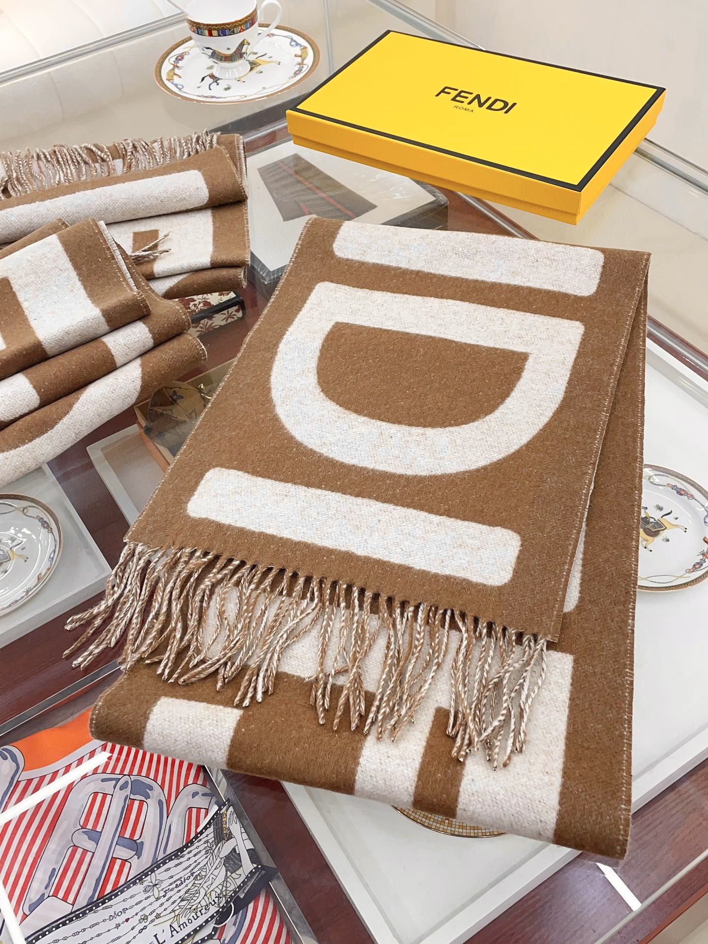 Streetwear Scarf FENDI 328838 size:30*180cm - vstockx