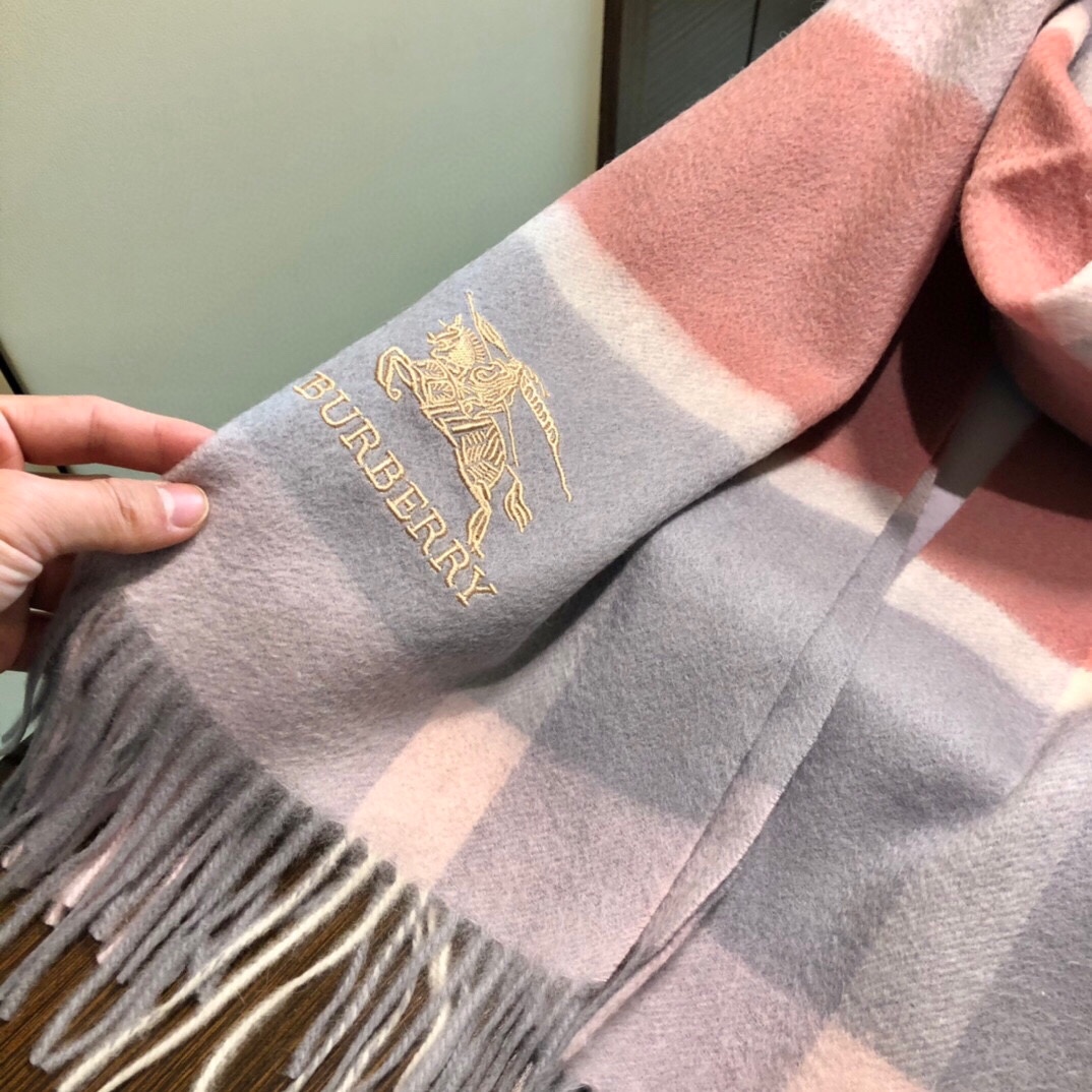 Streetwear Scarf Burberry 329081 size:70x200cm - vstockx