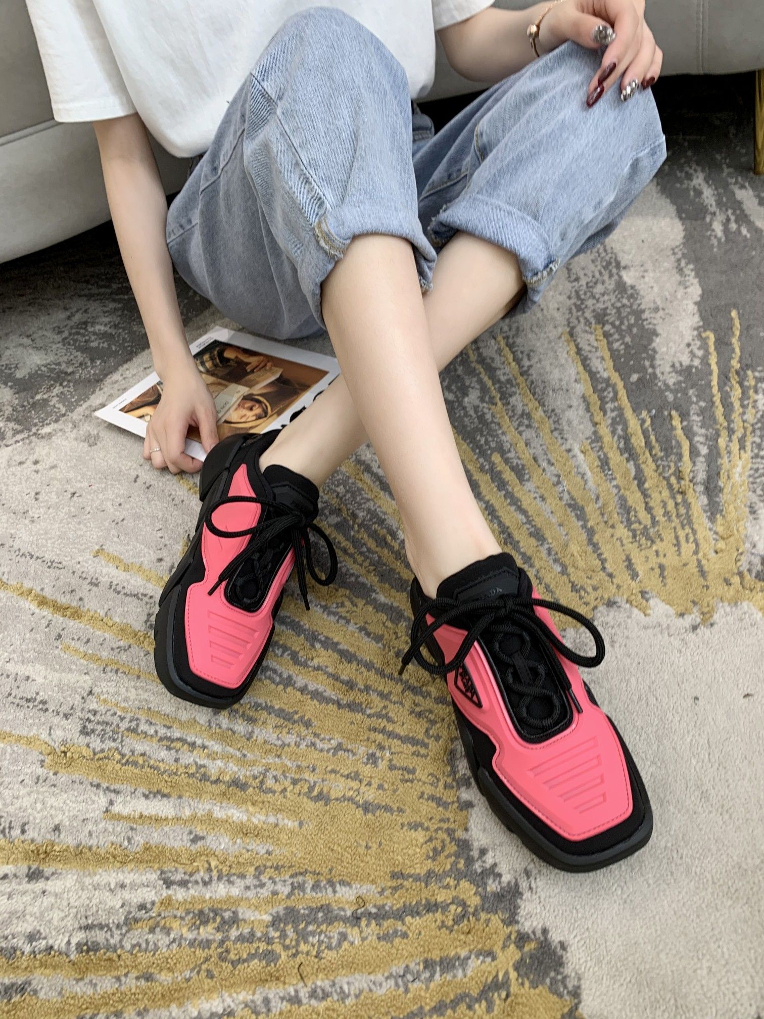Prada Low Top sneaker 46 - vstockx