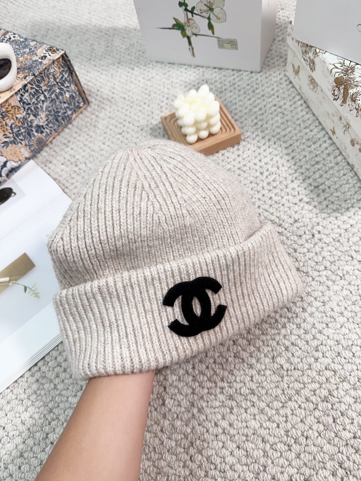Streetwear Hat Chanel 329320 - vstockx
