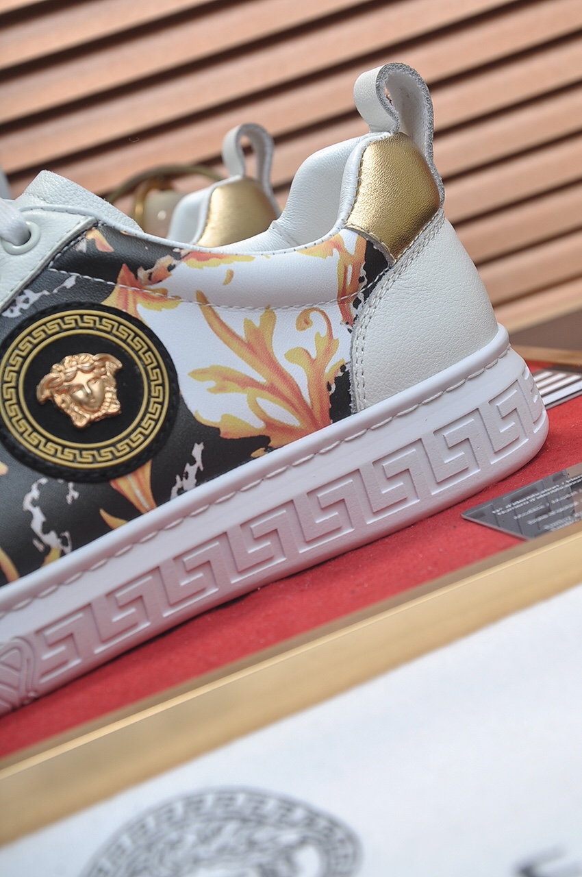 Versace Greca Sneaker 29 - vstockx