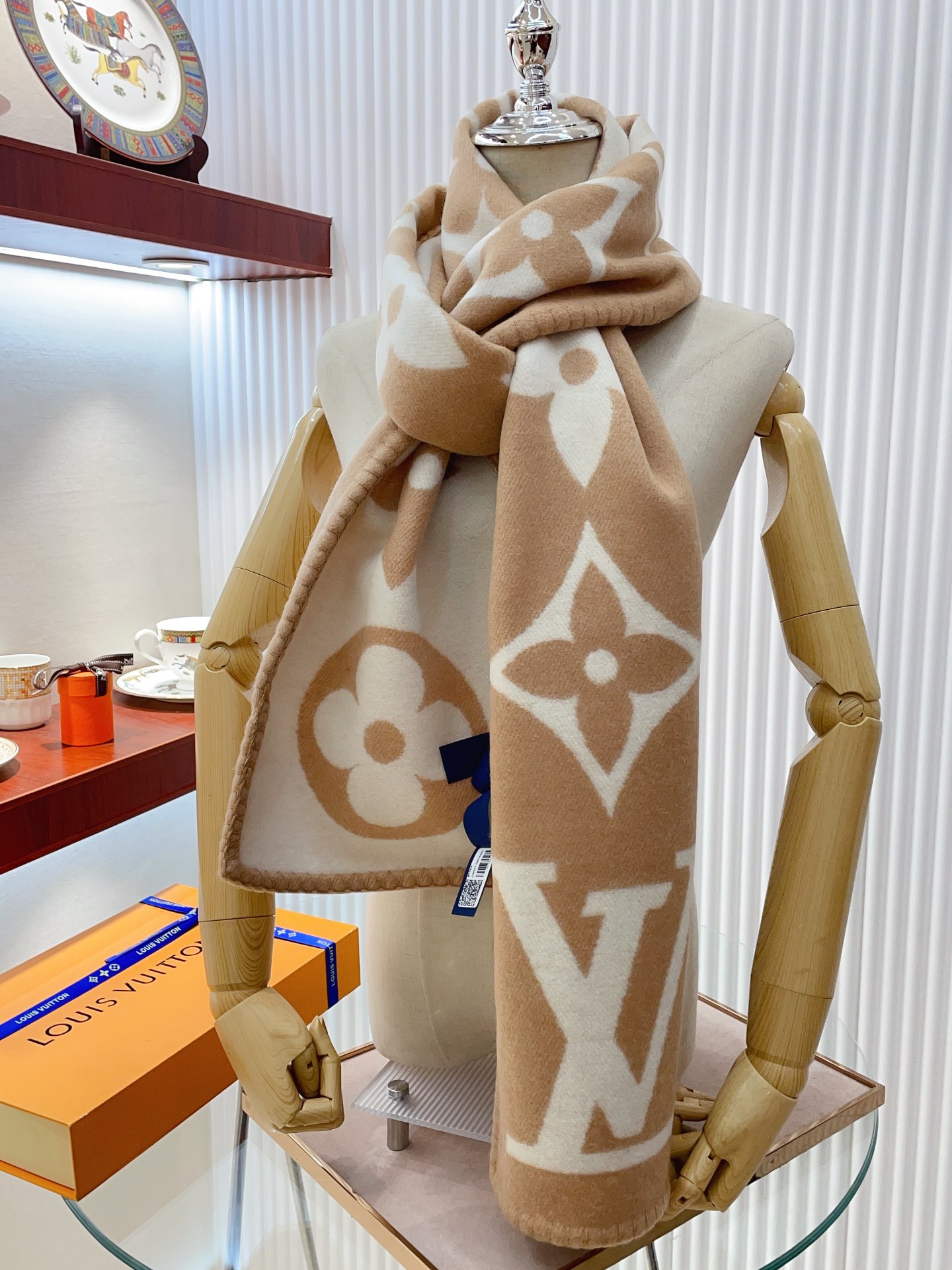 Streetwear Scarf LV 328765 SIZE:240*26cm - vstockx