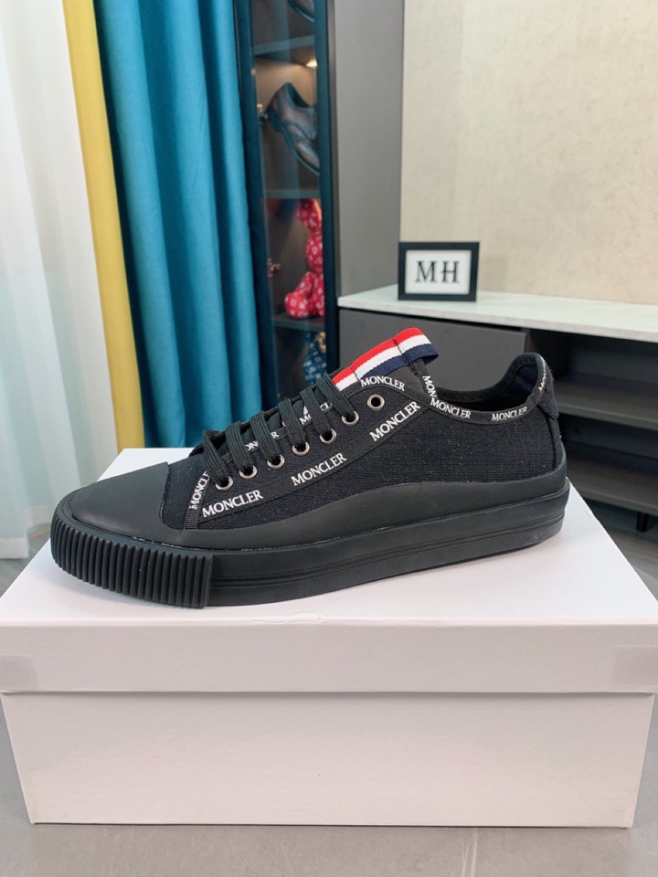 Moncler Lissex High Top Sneakers 5 - vstockx