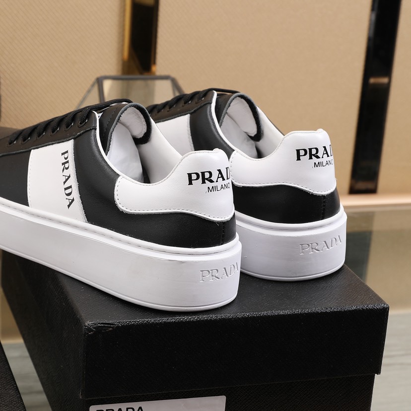 Prada Low Top sneaker 37 - vstockx