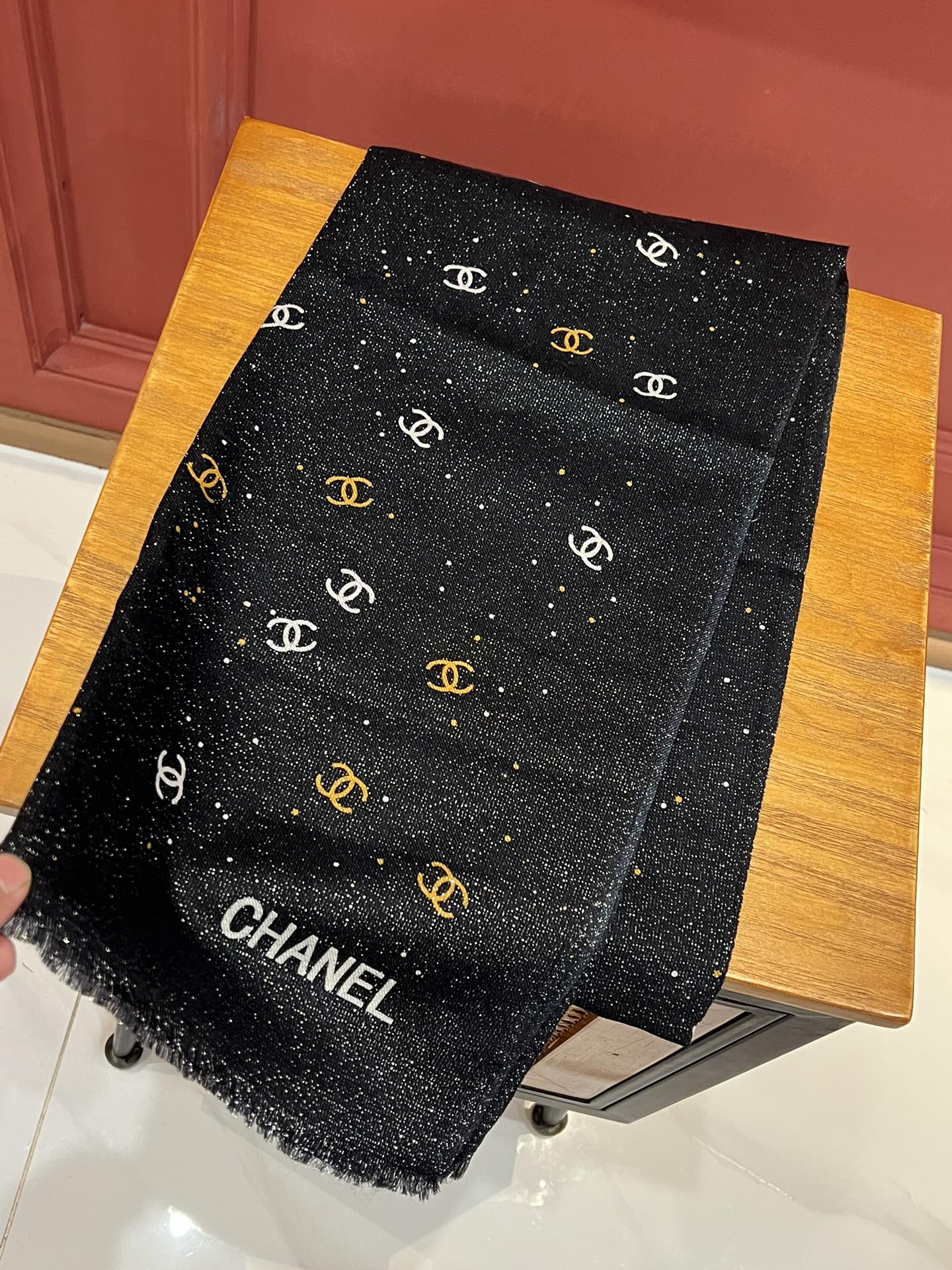 Streetwear Scarf CHANEL 328988 SIZE:110x200cm - vstockx
