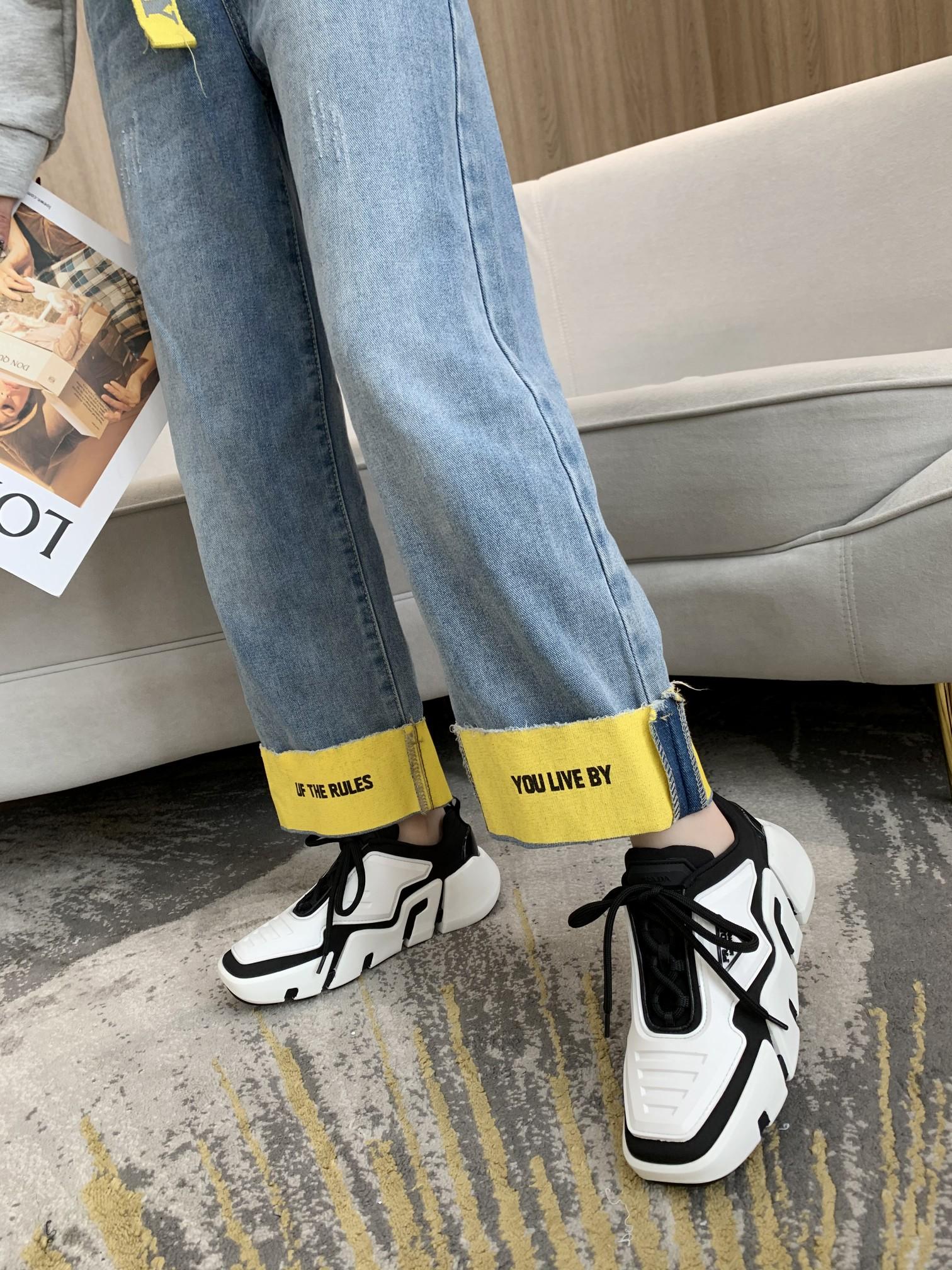 Prada Low Top sneaker 44 - vstockx