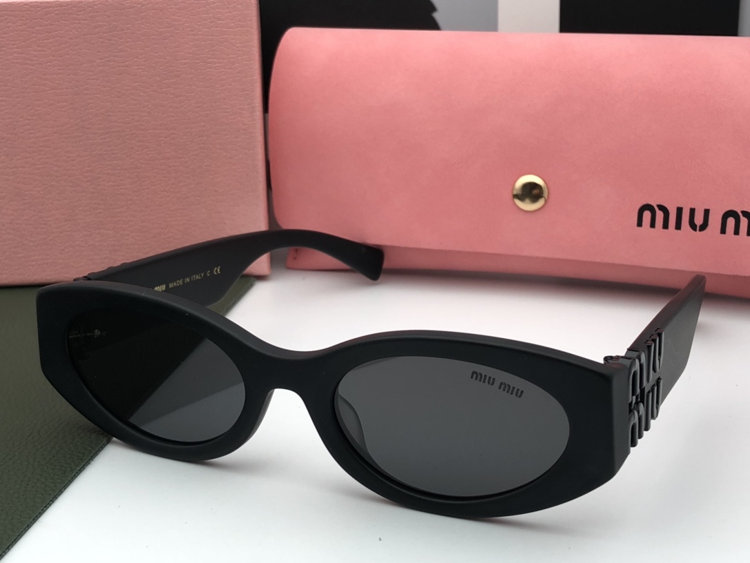 sunglasses Miu Miu SMU11WS - vstockx