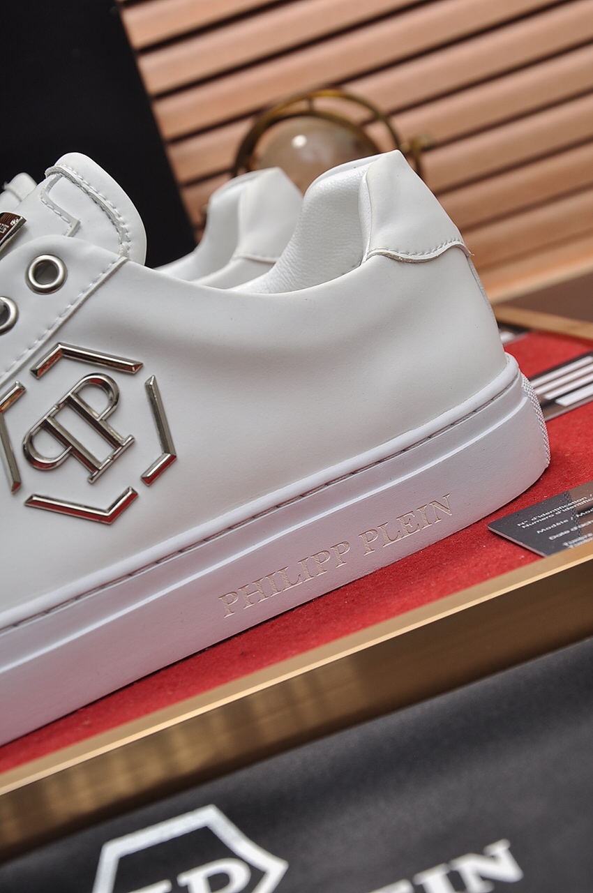 Philipp Plein Low Top Sneakers 28 - vstockx