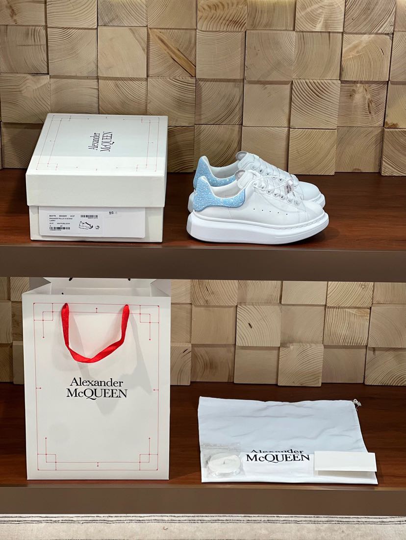 Alexander McQueen Oversized Sneaker in White Sky Blue - vstockx